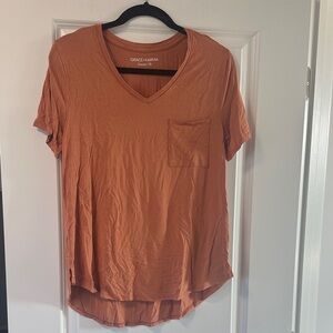 📌 3 for $20📌Women's Tan V-Neck Top size L